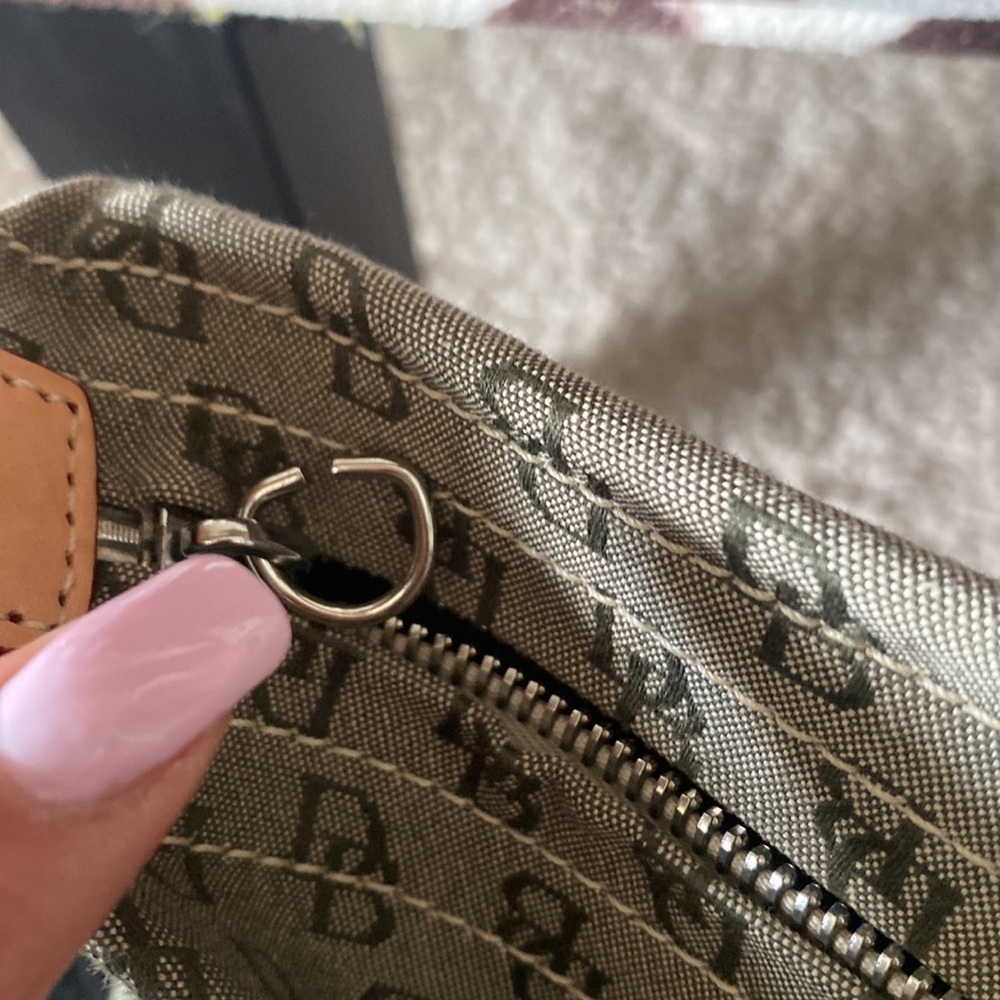 ❤️🍾🎁HOBO Dooney Bourke signature bag beautiful - Picture 7 of 7